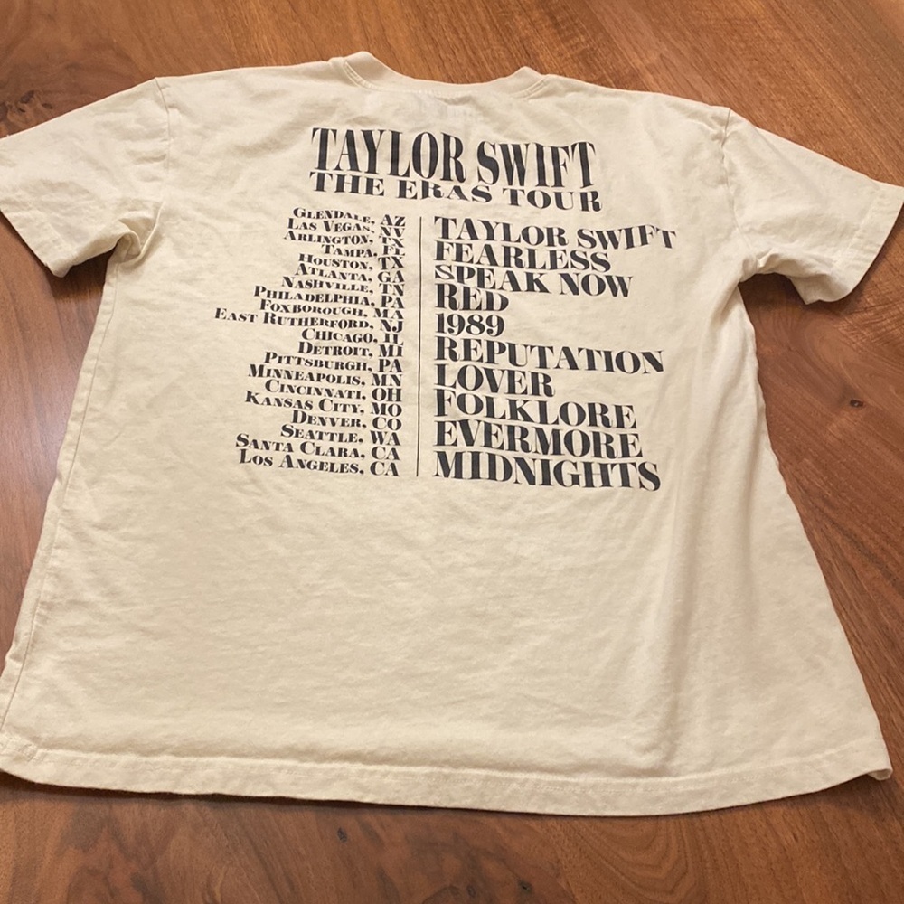 Did you miss out on the official Taylor Swift merch? Now is your chance Size M - Picture 4 of 4